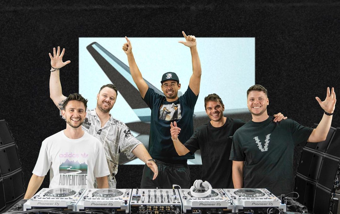 DubvisionPoland's tweet photo. New Track @afrojack @lucasandsteve @DubVisionMusic
"Anywhere With You"
Is Out Now!!!!
β€β€π₯°π₯°π€©π€©πππ₯π₯
https://t.co/yVryvwSfg0
#Afrojack #LucasandSteve #DubVision #AnywhereWithYou #IsOutNow https://t.co/wZraJPKPRD