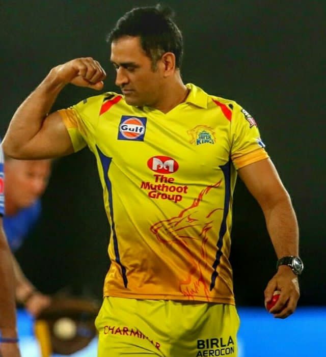 MrRathna's tweet photo. Jersey no 7 always taking it to to last minute. Yesterday @Cristiano today @msdhoni . Csk whistling into playoffs🔥🔥🔥. 

#CSKvsSRH https://t.co/FwPDROt8sF