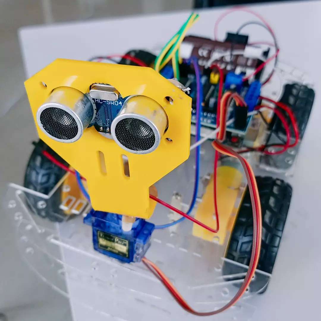RoboSkool tweet media
