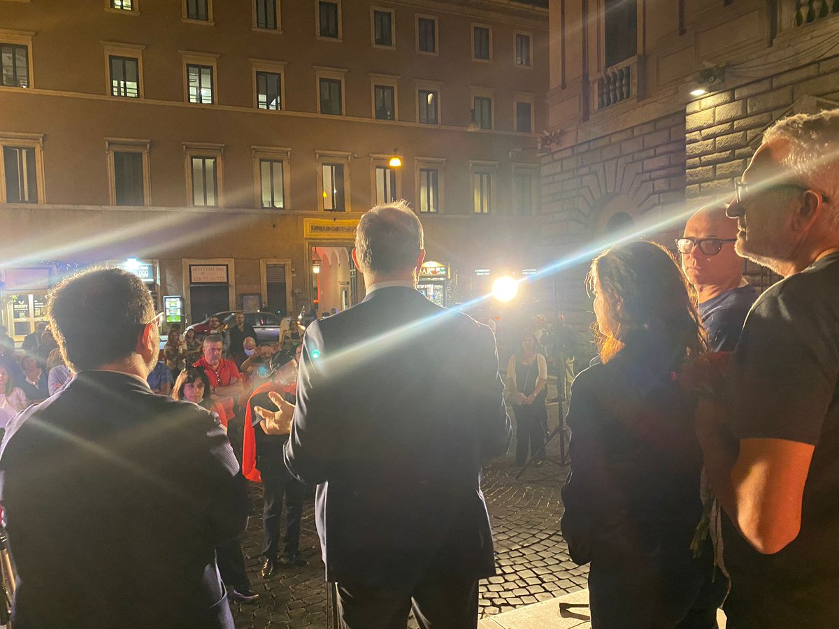 PartSocialista's tweet photo. @e_maraio "stiamo vincendo questa battaglia. La gente non vuole altro che risposte serie, concrete, chiarezza. Queste risposte le può dare solo la Politica che si mette in campo. Donne e uomini di valori e tradizioni." https://t.co/6duam0FvFv
