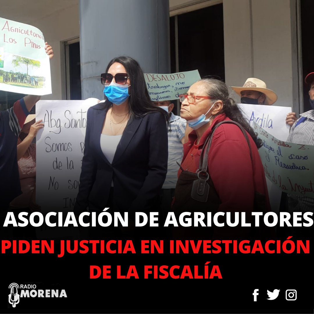 RadioMorena640's tweet photo. #MORENAINFORMA // Agricultores de asociación Los Pinos realizaron plantón en los exteriores de la Fiscalía para solicitarle al fiscal, Ab. Santos Ardila, que actúe en derecho y transparencia sobre la investigación que se lleva a cabo en el caso de estos agricultores. https://t.co/OnLiy5vmhO
