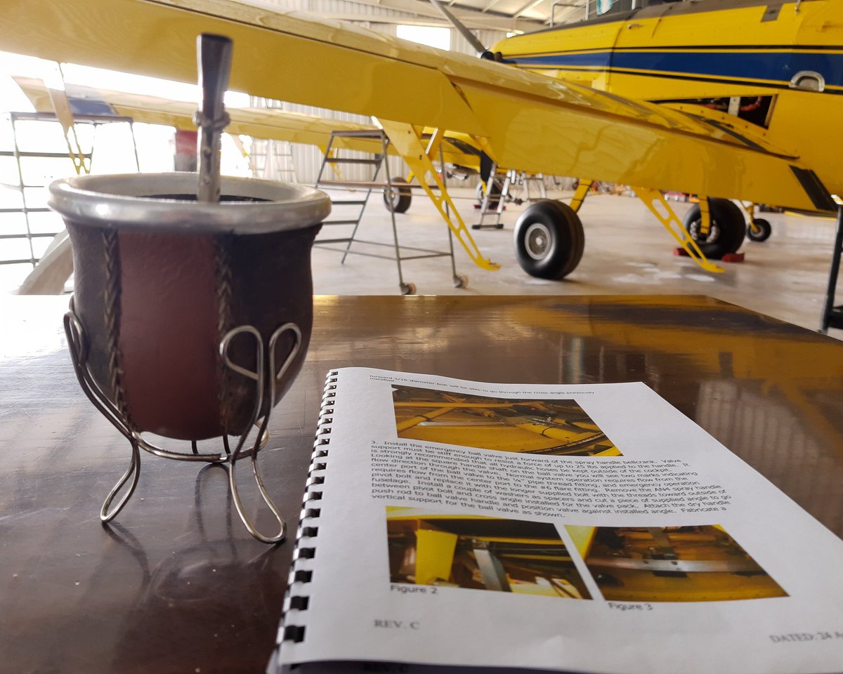 unitrados's tweet image. #HappyInternationalTranslationDay from my favorite office: yellow wings, "matecito" and tech docs.