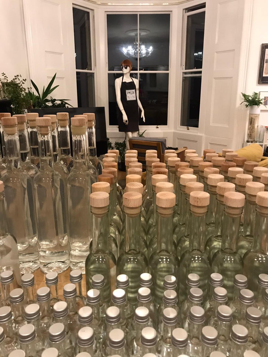 WOODLAND is bottled any ready to go! 

Available THIS weekend @clevedonsundaymarket 

Or pre-order online and it'll ready to collect or post tomorrow.

#PierGin #Local #Gin #Clevedon #NorthSomerset #Somerset #discoverclevedon #facesofclevedon #independentclevedon #ginfanatics