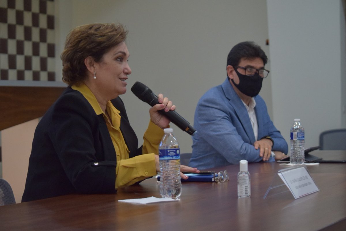 MaDoloresRio's tweet photo. Ayer participé en la mesa regional de seguridad de Nogales dónde los tres niveles de gobierno acordamos trabajar de manera conjunta e inmediata para generar tranquilidad en nuestro estado. (1/2) https://t.co/fXhsjsqQCr