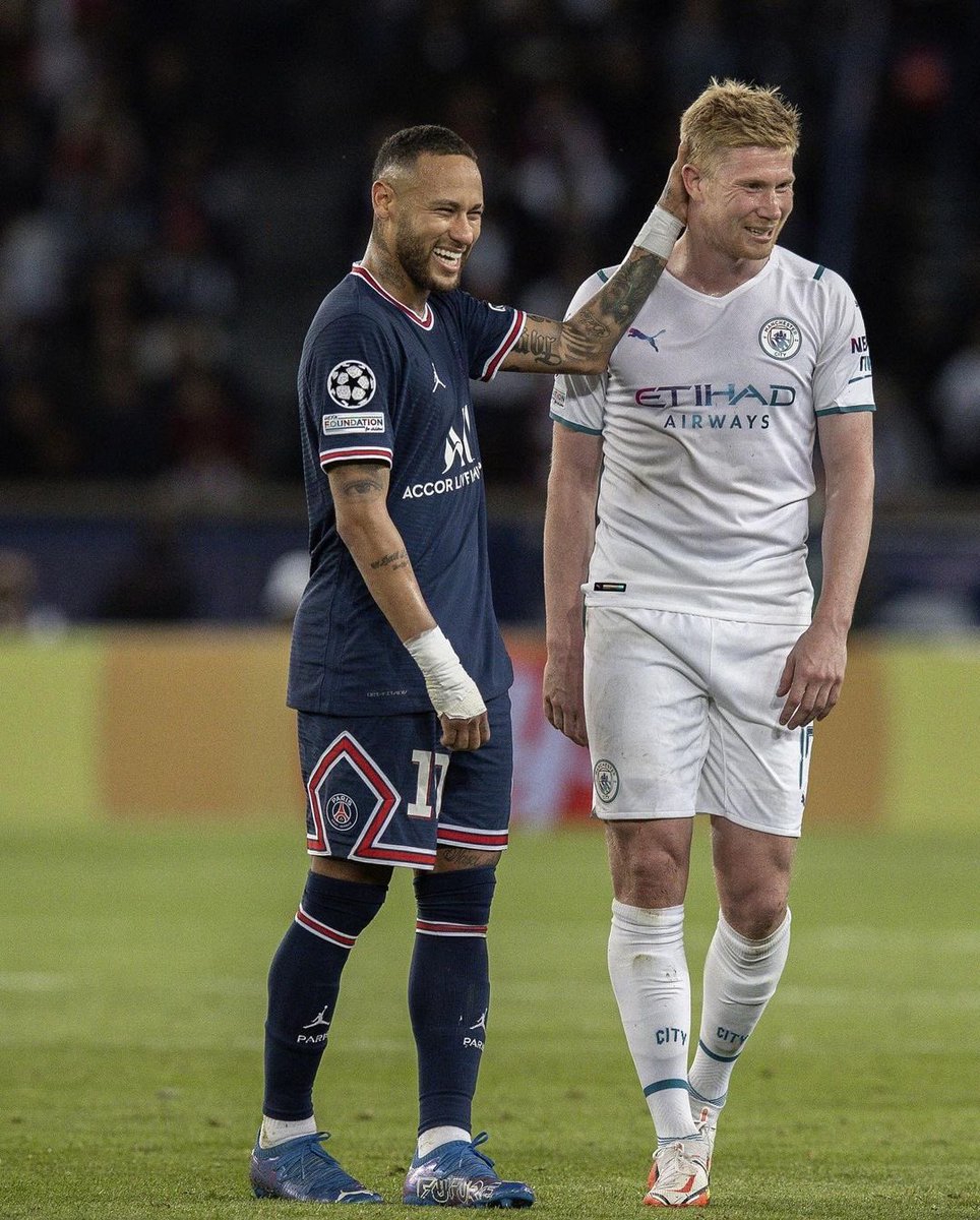 njdmarlon's tweet photo. Neymar e De Bruyne. 📸 https://t.co/hbNHlPXG5o
