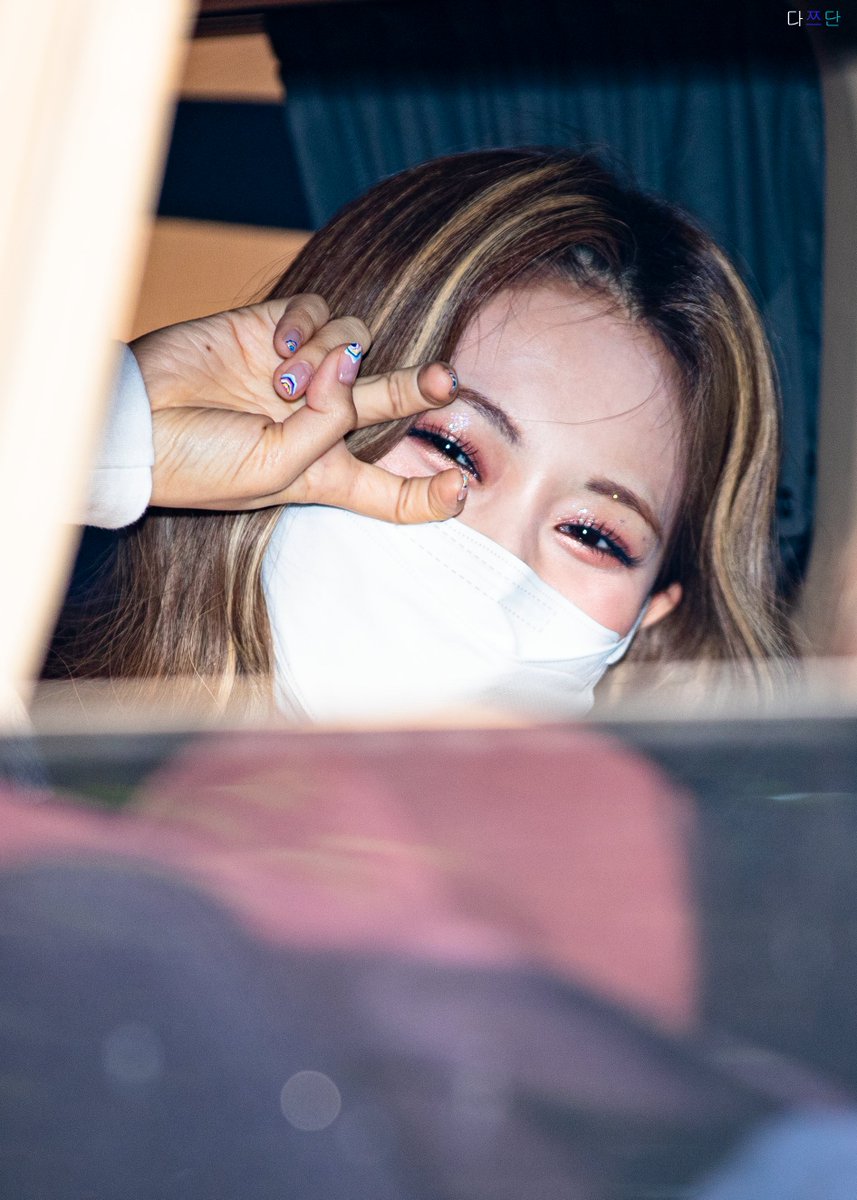 hourly tzuyu tweet media