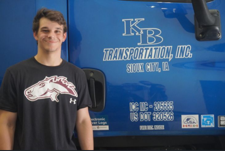 MsideBUSN's tweet photo. Chase is a senior studying marketing that is interning with K&amp;B Transportation out of South Sioux City, NE. Chase is in charge of running the social media accounts at K&amp;B and assisting wherever else needed. He has really enjoyed his internship. #msideisthebestside https://t.co/01QiS0mvno
