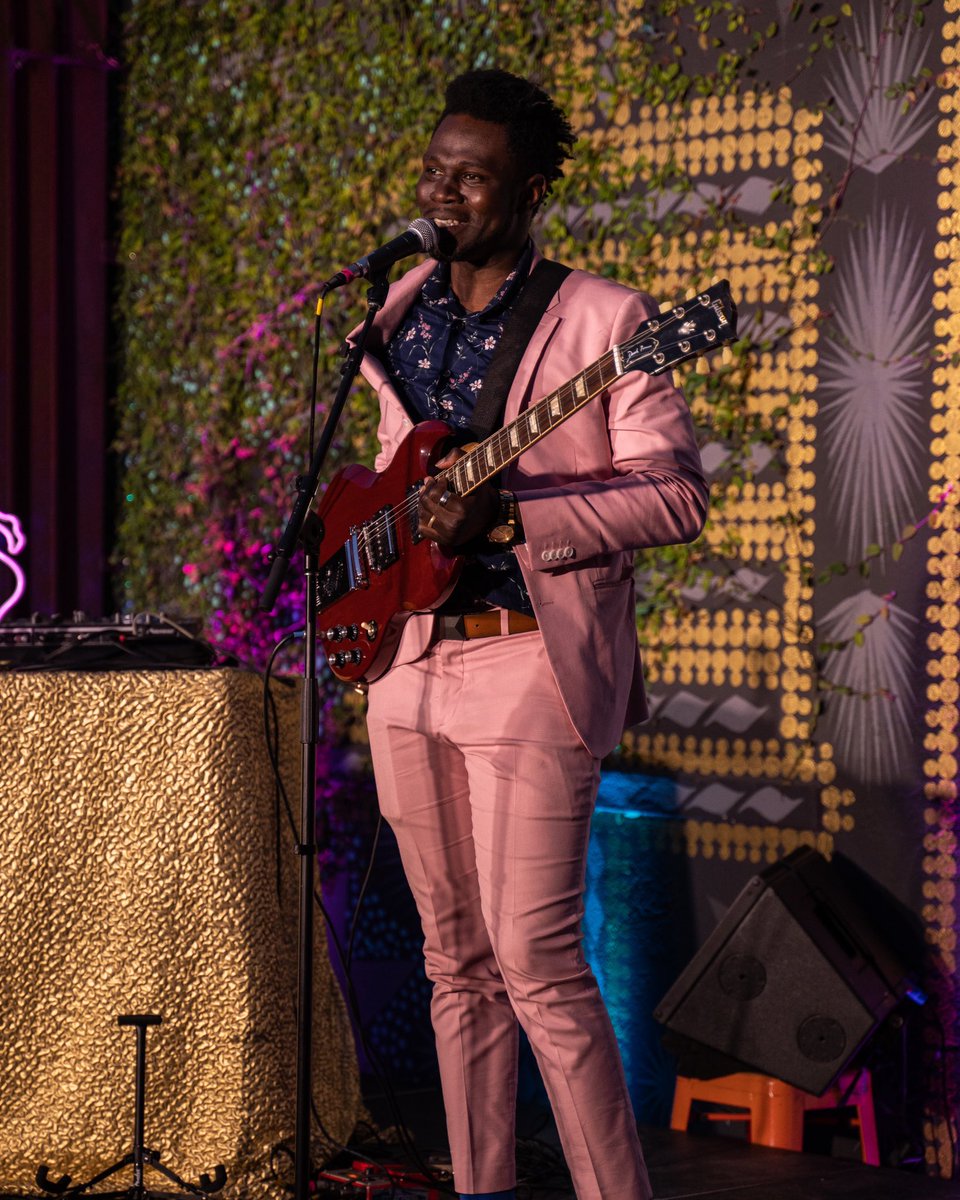 Our show TONIGHT is LIVE and OUTDOORS at @themidwaysf! Before our hilarious co-hosts, Bisi and Jenn Stokes of @stokesliveentertainment take over at 8, join us for 🔥PREHEAT🔥 with <a href="/bisimusik/">Bisi</a> at 7, the perfect way to warm up for a night of super hot featured performances 🥵!
#sf