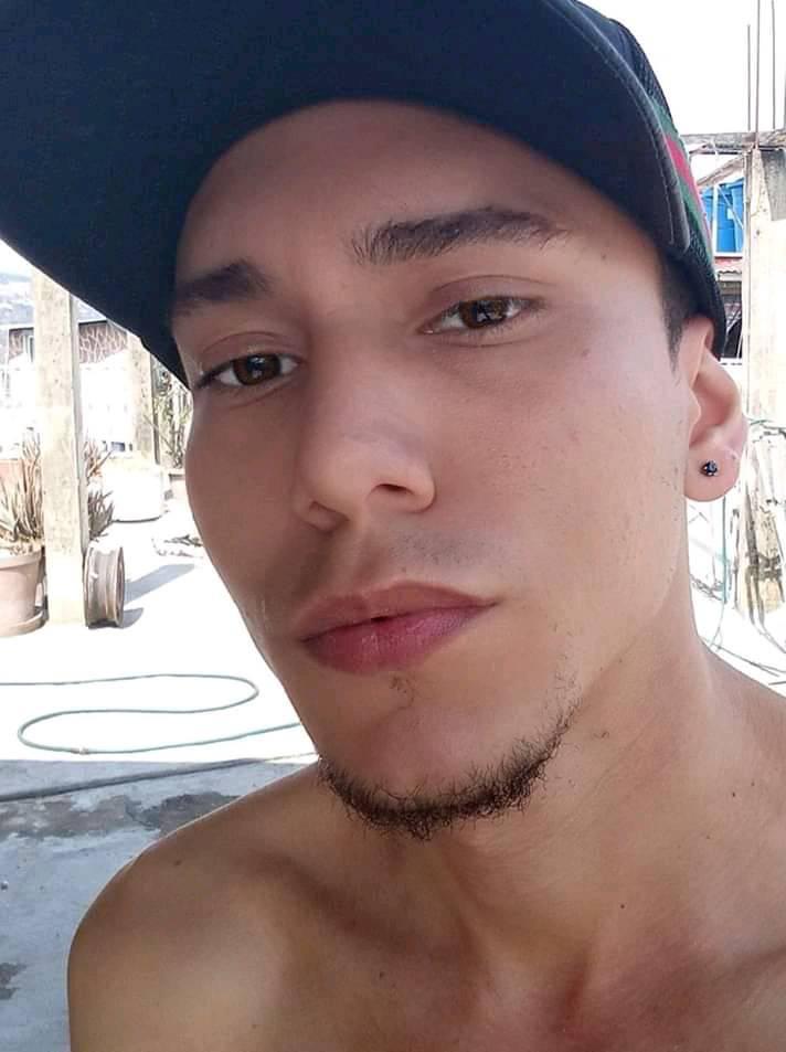 GaelIgnacio5's tweet photo. Mi pipí / Mi cara / https://t.co/kFc2am0Lup
