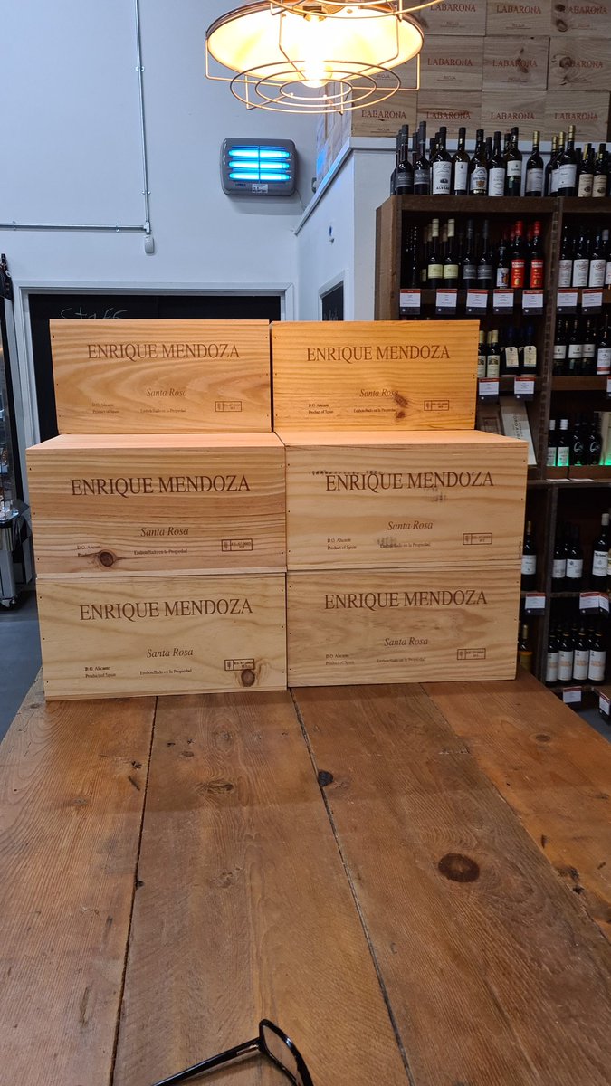 Spanish_wines_'s tweet photo. It's miserable outside but the Mediterranean sun has just come out with a new delivery from #BodegasEnriqueMendoza #SantaMaria #Monastrel #Cabernet & #Merlot with 17 months in French oak. It's stunning!
https://t.co/ODhHQFzfhF https://t.co/bP142sTk2G
