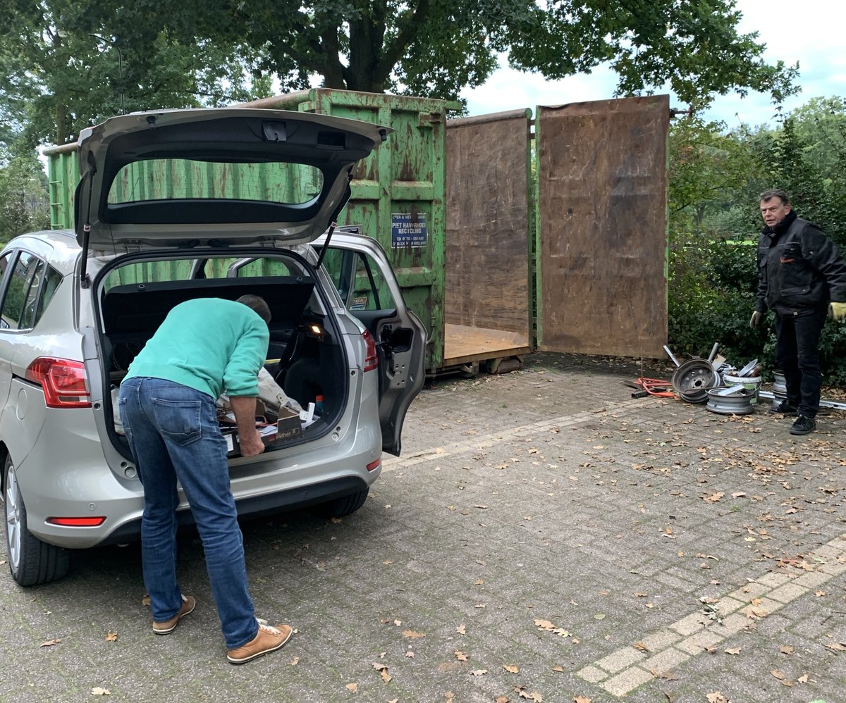 Dit weekend staat de container weer op de parkeerplaats aan de Kerklaan. Een goed moment om thuis je oude metalen op te ruimen en de vereniging te steunen!! 
Je kunt terecht op: vrijdag 1 oktober van 18 tot 20 uur en  zaterdag 2 oktober van 9 tot 12 uur.
voorwaartstwello.nl/nieuws/oudijze…