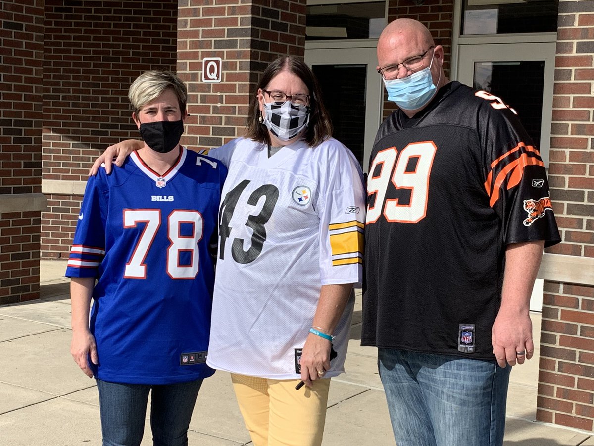 Debbie Helton tweet media