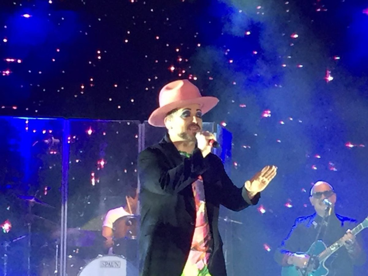 Jesusvejar5's tweet photo. Jueves de #tbt y @BoyGeorge #cultureclub https://t.co/UVCFHI8rIj