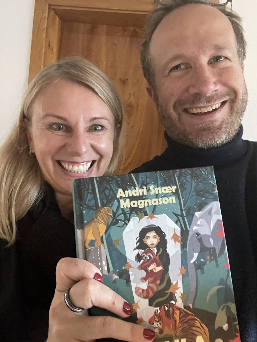 AndriMagnason's tweet photo. Þýðendur hafa mikla þýðingu fyrir þá sem skrifa á örtungumál, þýðingarmiklir og gera okkur kleift að hugsa á íslensku en tala við heiminn. Try to google translate this! #translatorday https://t.co/zyU5W0ISQ0