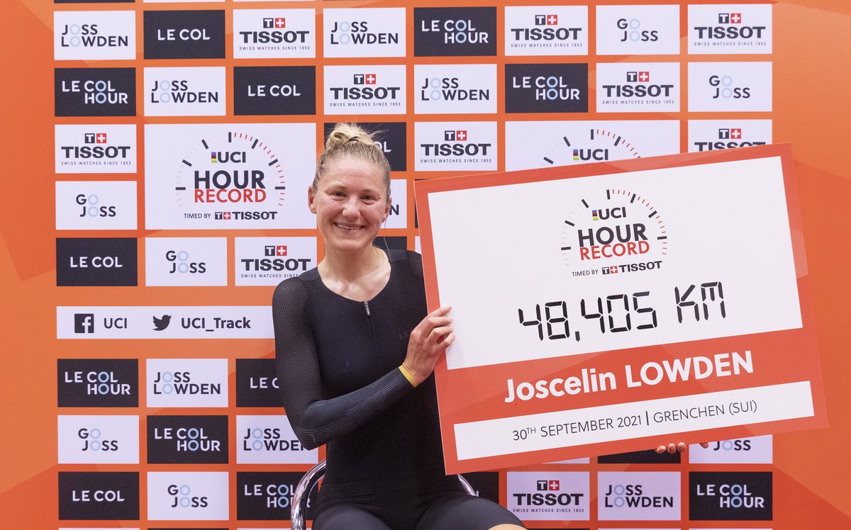 Voxwomen's tweet photo. ✨ IN PHOTOS: NEW HOUR RECORD! ✨ 
 
@JossyLowden rode 48.405km to set the new Hour Record today in Switzerland! 🙌🏼 
 
📸: Matt Alexander/PA Wire 
 
#GoJoss #RideFasterRideFurther #HourRecord https://t.co/8HxnvIOA00