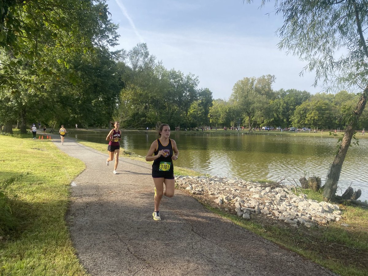 mrwalkerahs's tweet photo. @AFFTONATHLETICS many PR’s set at the Ed White Invitational at ArnoldPark last Friday! Josiah Lovelace &amp; Emma Grana were top runners on Varsity and Tyler Mooney &amp; Paige Stephens were top for JV. #afftonxc #afftonstrong https://t.co/tLLadaDLR8