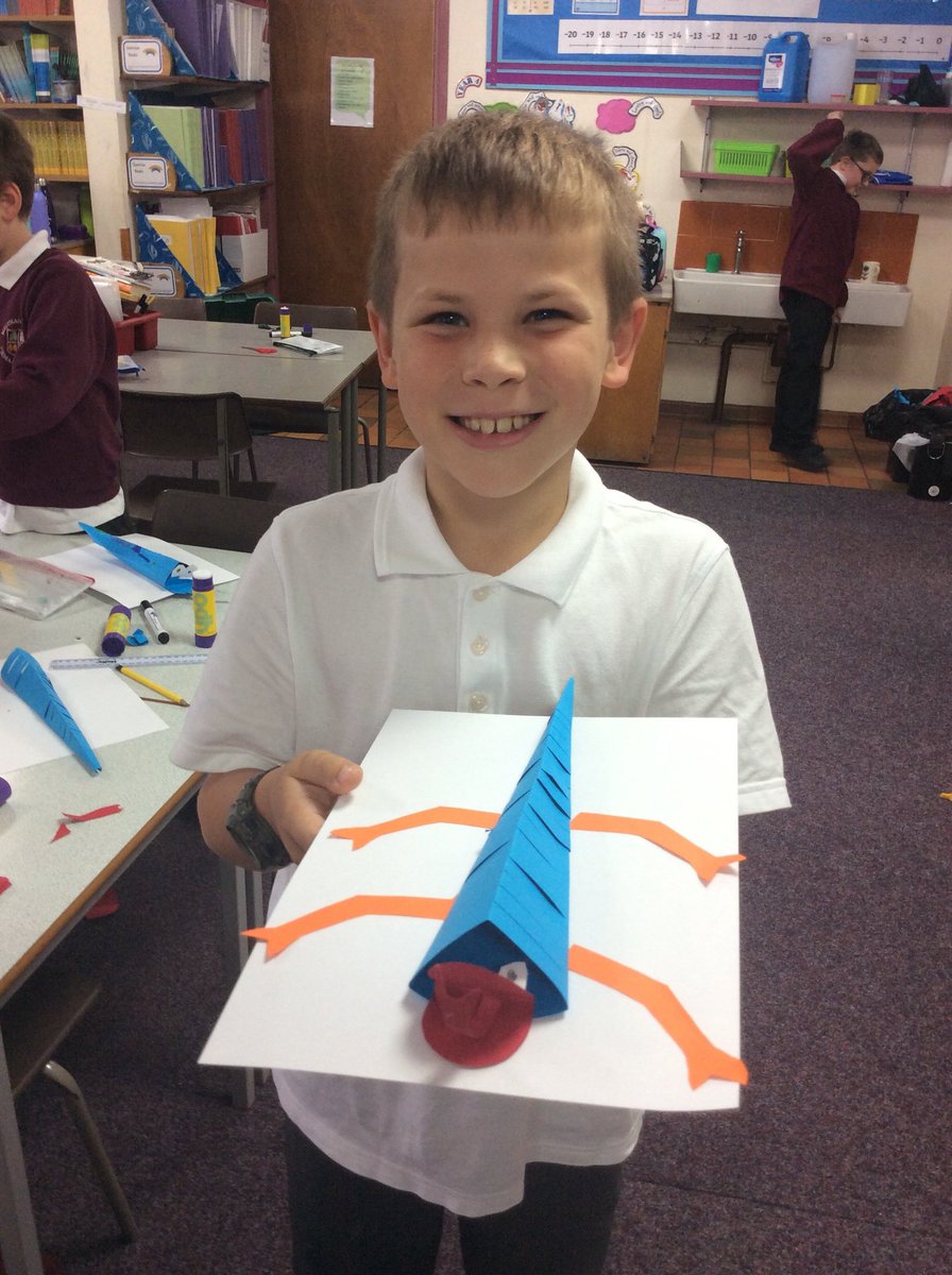 Our next English unit will involve writing reports about lizards. Today we have found out about some of the many varieties of lizards then we made some 3D lizards to inspire us. We’ll share the reports once they’re finished. #MMEnglish #MMart