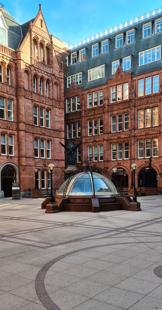 _getalfi's tweet photo. It's no wonder we chose London as the location for our newest office 👀 Massive DOOH opportunities and some of the most beautiful architecture we've ever seen.
#getAlfi $ALF #Advertising #DigitalOOH #Growth https://t.co/okDXAyH72z