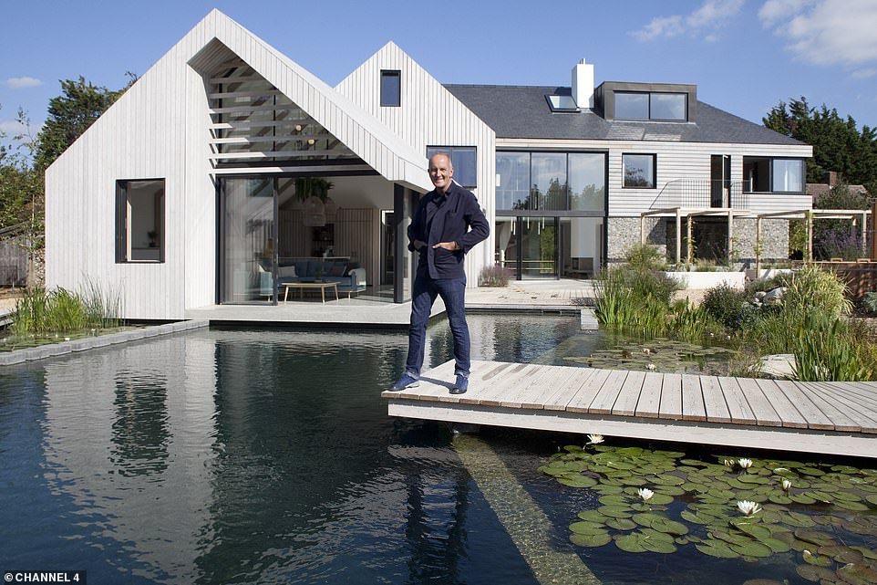 TheBear2504's tweet photo. Wednesday’s Grand Designs 
@granddesigns #GrandDesigns @Kevin_McCloud @Channel4 
Stunning, absolutely stunning. I’ve watched this show since day 1 and I have to say this house is quite possibly the best I’ve ever seen. The pond pool is outstanding https://t.co/t20Yz6V6jx