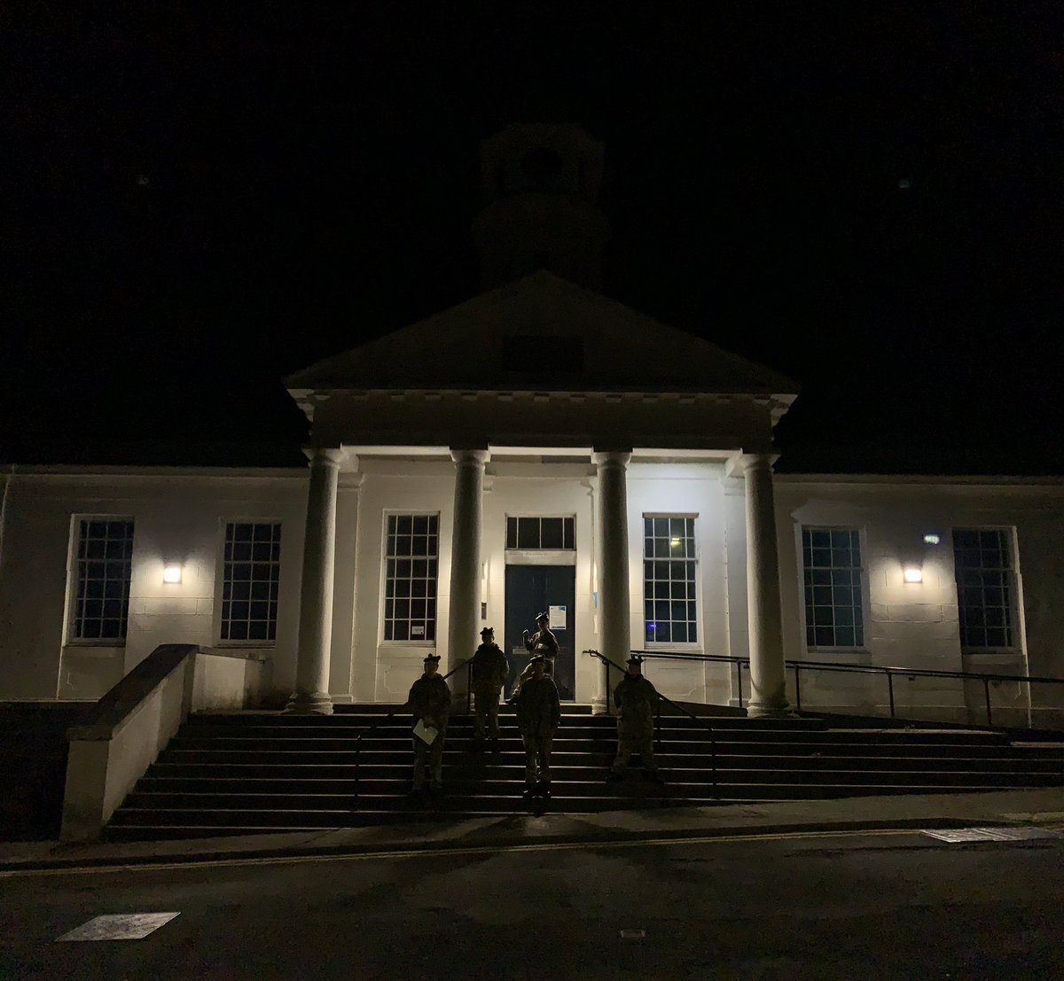 Signs of winter rolling in, means early dark nights at training. Time to get out and practice our night navigation. Which way is north again?? 🤔 🤜🏼🧭🤛🏼