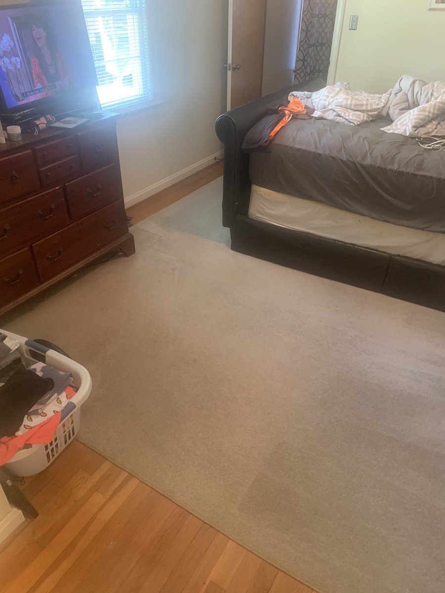 lanamarie27's tweet image. Before and after. Today was “clean out the closets” day. I now have 3 giant bags of clothes to donate. ^disclaimer^ no Browns or Indians clothes were harmed during this cleaning spree. 🙌🏻#cleanitout #roomfornewstuff