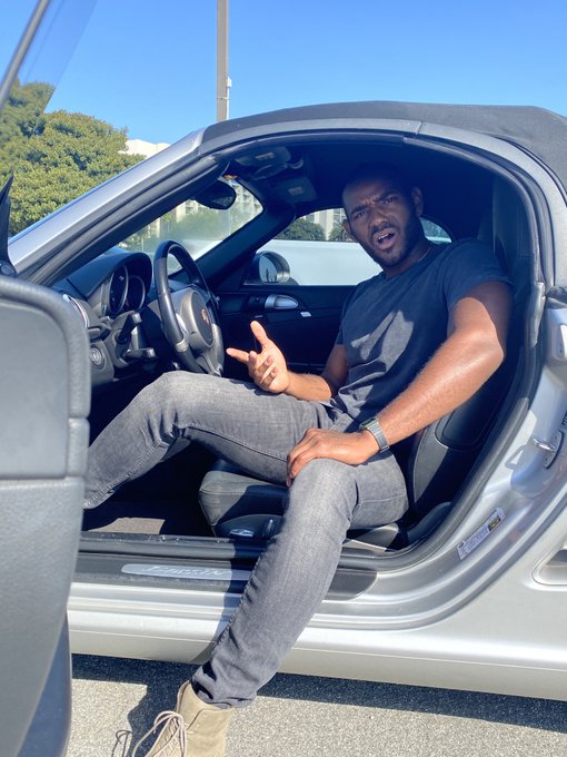 Me when I realized how damn small this car was 😭 https://t.co/1dmrojBqdd