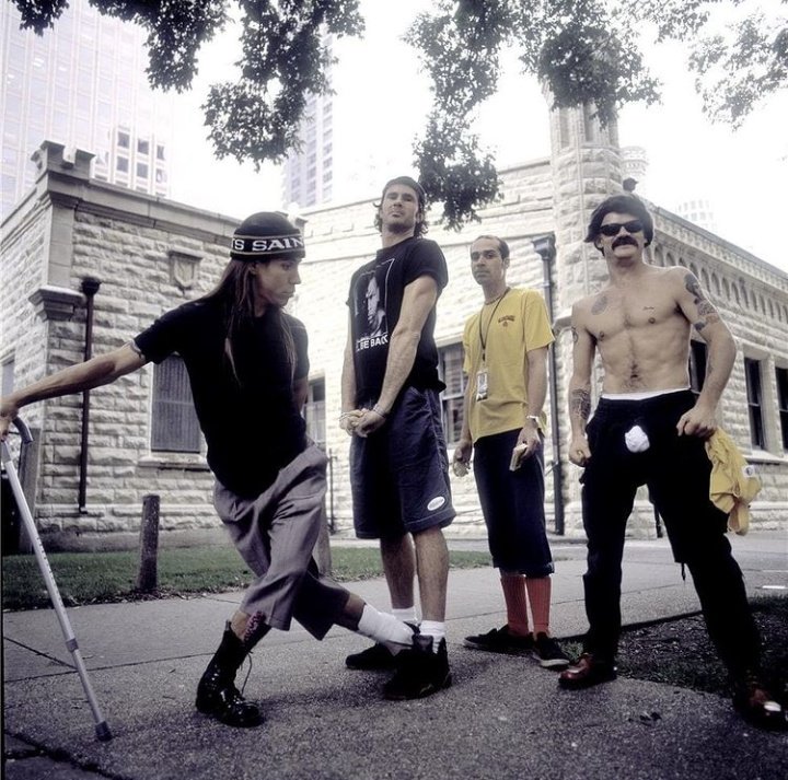 rhcparchives's tweet photo. the red hot chili peppers; 1992. https://t.co/uPmx3ynQKS