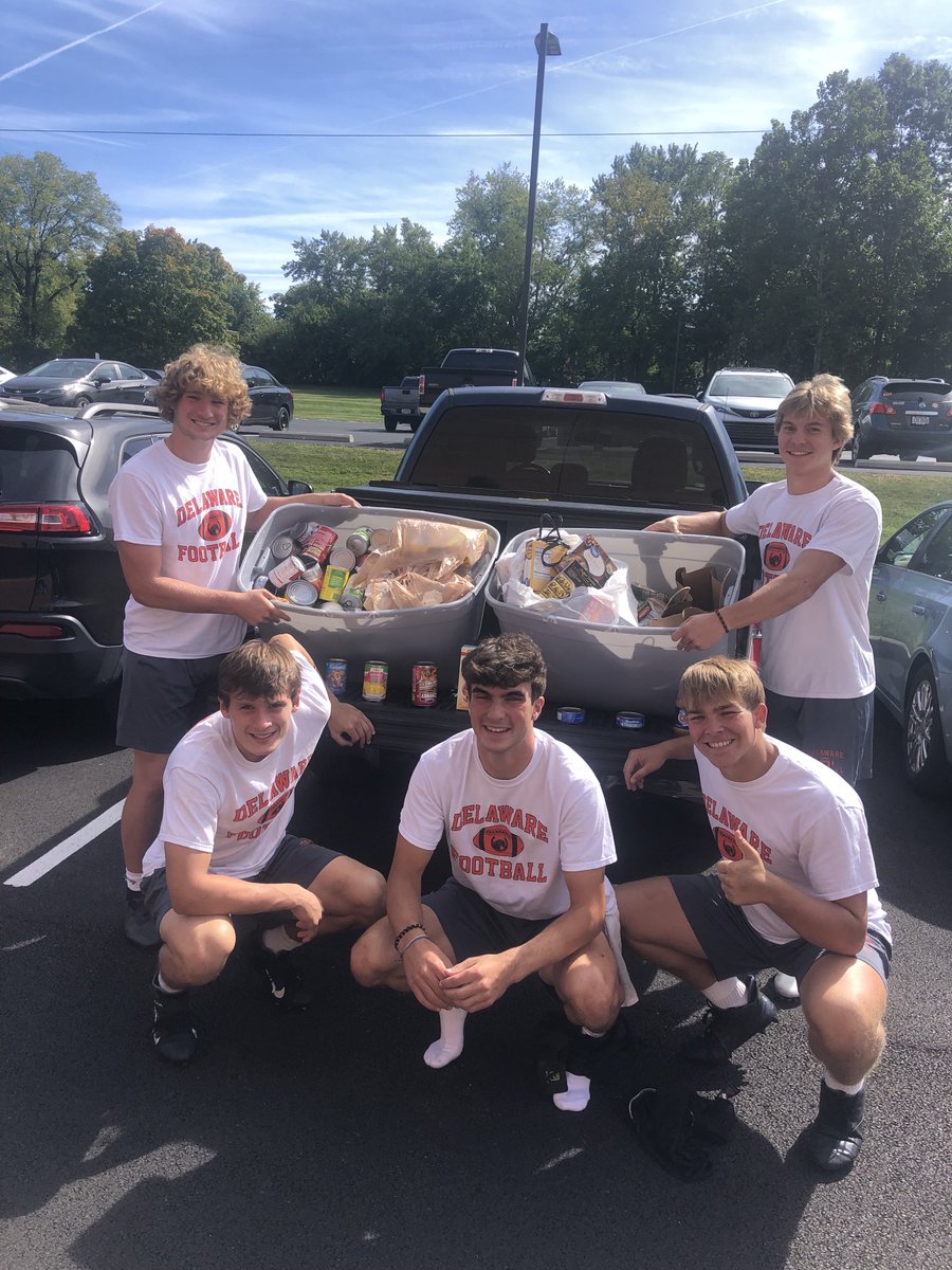 DTownPacers's tweet image. Thank you football. A call went out yesterday that the Pacer Pantry had food needs. Less than 24 hours later 2 tubs were collected by the team and captains pictured below. Pacer Nation!🐎