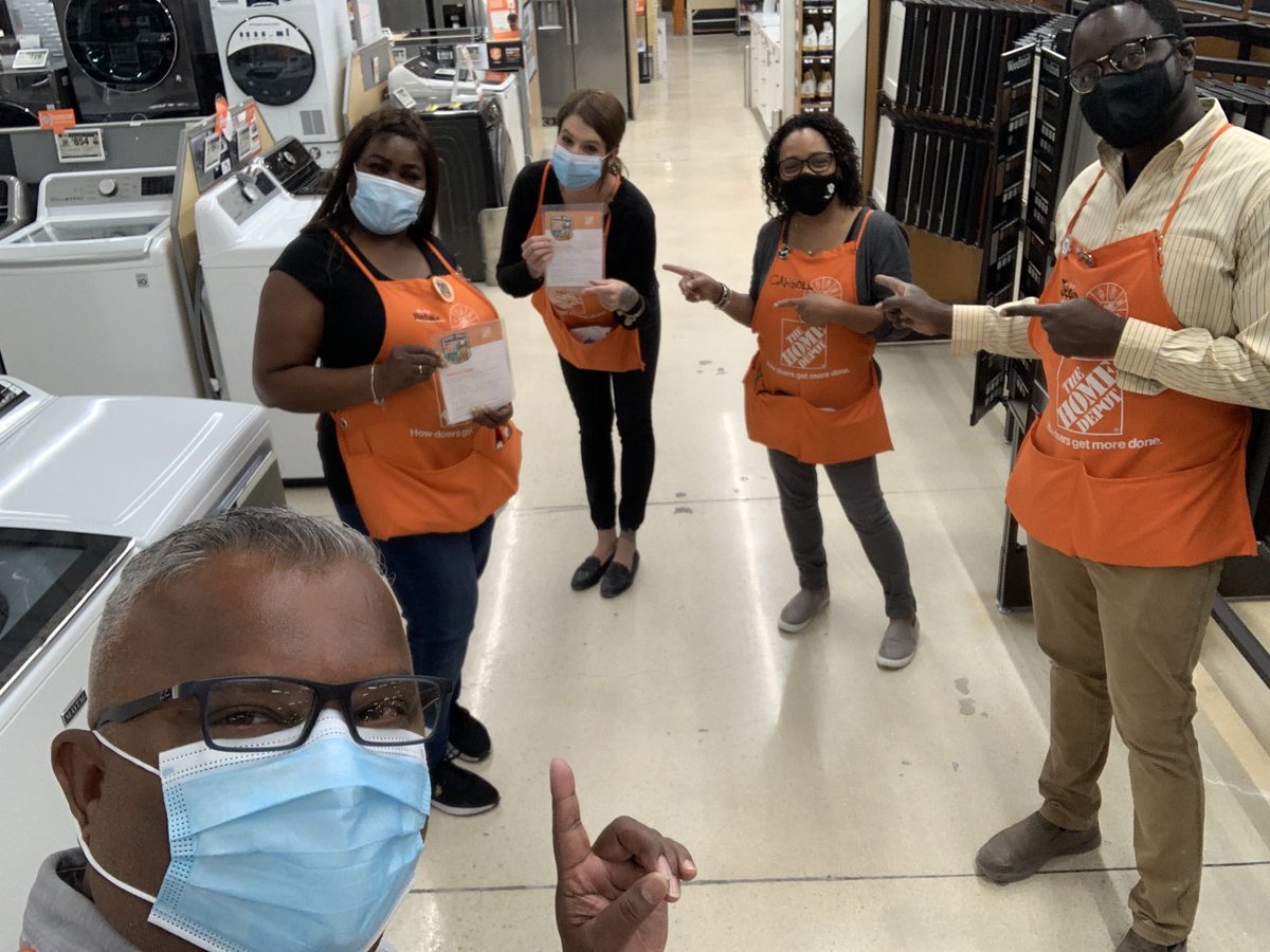 Recognizing some amazing associates @ #218 Deerfield D70 Specialist Ali ,  FES Natalie and Day Ops ASM Lindsey !! Team thank you for delivering Great GET !! One Love !!