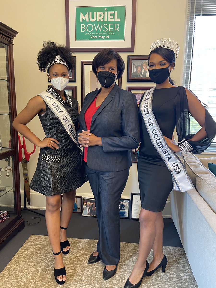 DCMOWPI's tweet photo. Today @mayor_bowser met with current @missdcteenusa Hannah Gilliard and Miss DC USA @iam_sashap! Congratulations ladies and thank you for the representing the District 🎉. https://t.co/AvBYTjTIKv