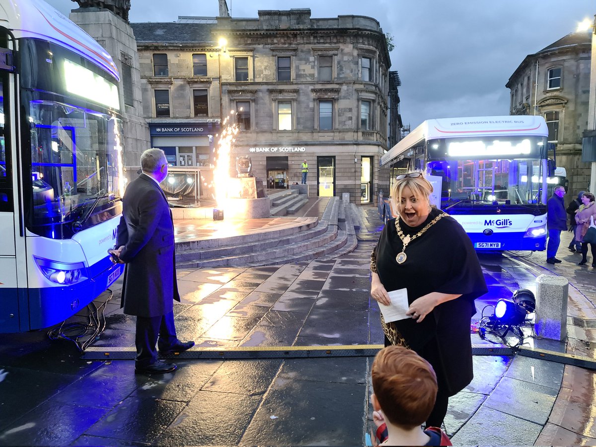 GavNewlandsSCO's tweet photo. 🚍Great to join @ProvostCameron and a crowd of folk in Paisley tonight for the official launch of @Buses_McGills #Switch26 #ZeroEmissions bus service using the biggest #electricbus fleet in the UK.
⚡Proud that Renfrewshire is the #ZeroEmissions bus capital of Scotland!
#COP26 https://t.co/EFZg5M7PoX