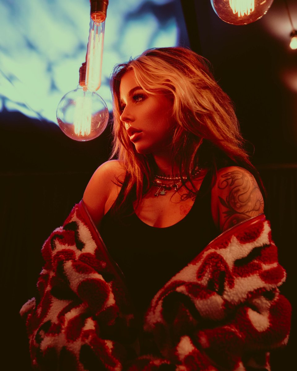 i grew up all alone 
don’t remember much from home 
No wonder I’m so heartless 
spent everyday in darkness