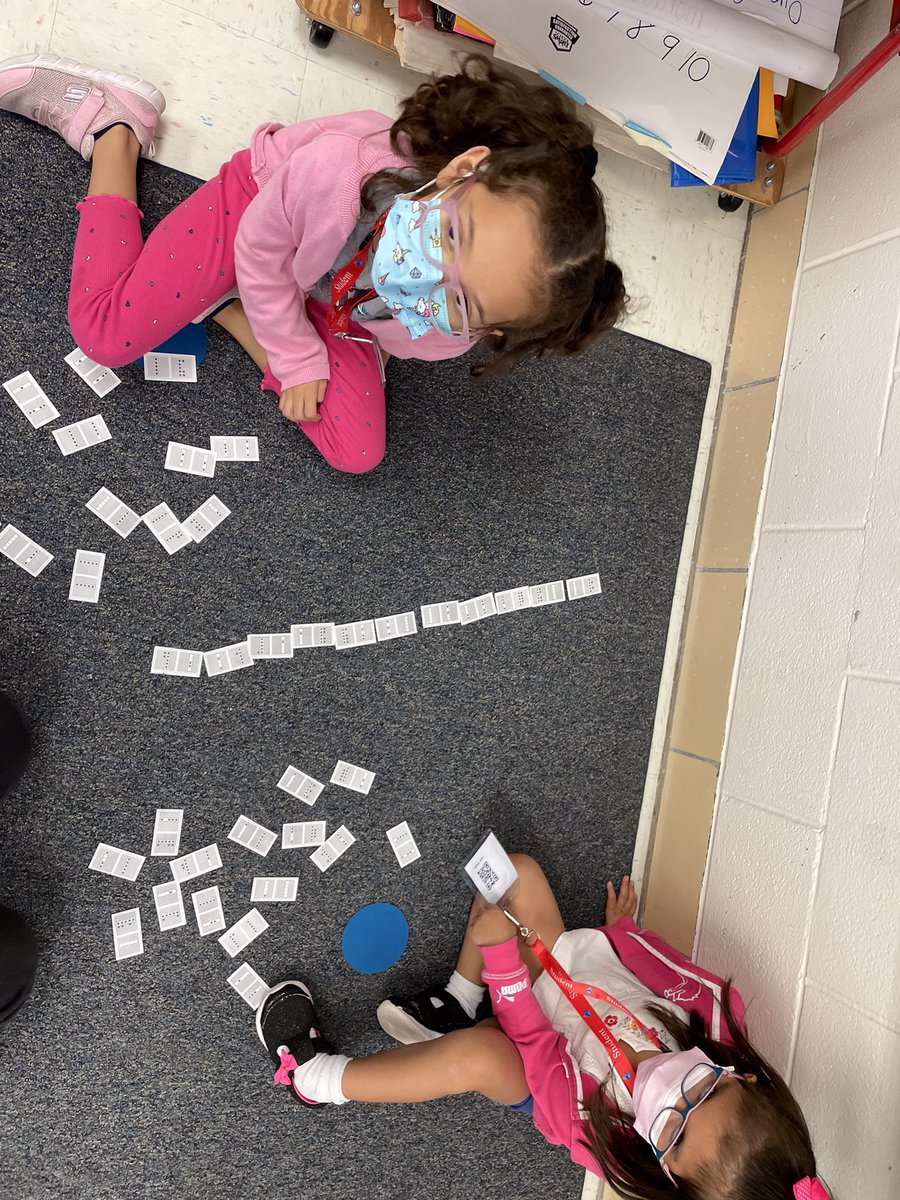 BraaschsBunch's tweet photo. ¡Juegos matemáticos! Math games! #SPDragons95 https://t.co/Tc8BS7coLy
