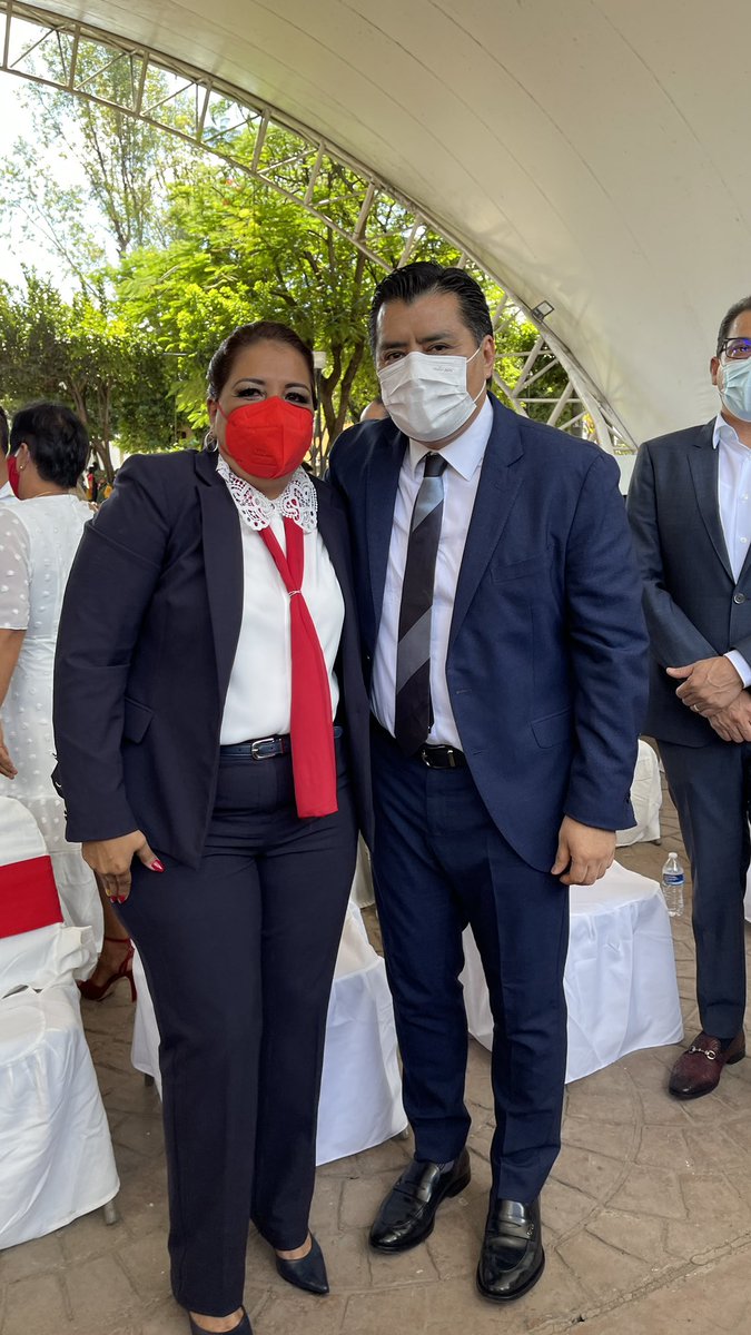 soto_arma's tweet photo. En representación del Gobernador del Estado @HectorAstudillo, asisto a la sesión solemne y toma de protesta de la Presidenta Municipal de Eduardo Neri, Sara Salinas Bravo, para el
ejercicio constitucional 2021-2024. https://t.co/jenO7lq2x1