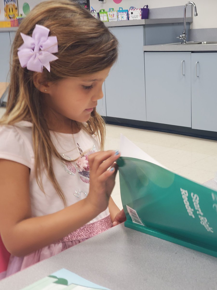 ecrosser27's tweet photo. Building Foundational Skills to become great readers! 📚 https://t.co/UF0vTSJ9rO
