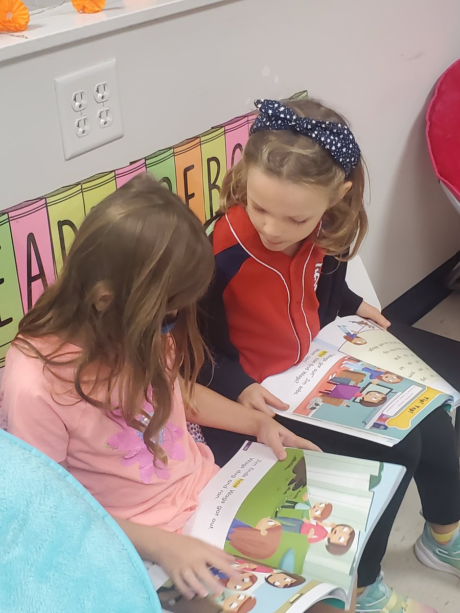 ecrosser27's tweet photo. Building Foundational Skills to become great readers! 📚 https://t.co/UF0vTSJ9rO