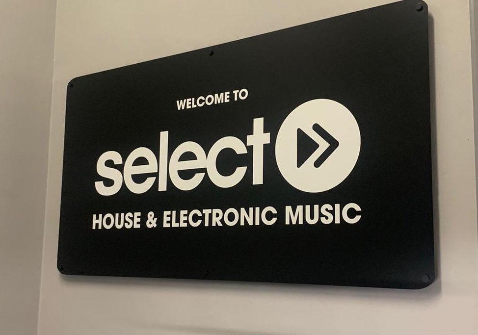 SelectRadioApp's tweet photo. We are finally adding finishing touches and final tweaks for our FM launch.

9.5 million Londoners will have Select back on their radios!! 

It’s all sounding crispy and will be ready to fire up soon, we can wait to be back on your radios again 📡 https://t.co/S3vRK0OAue
