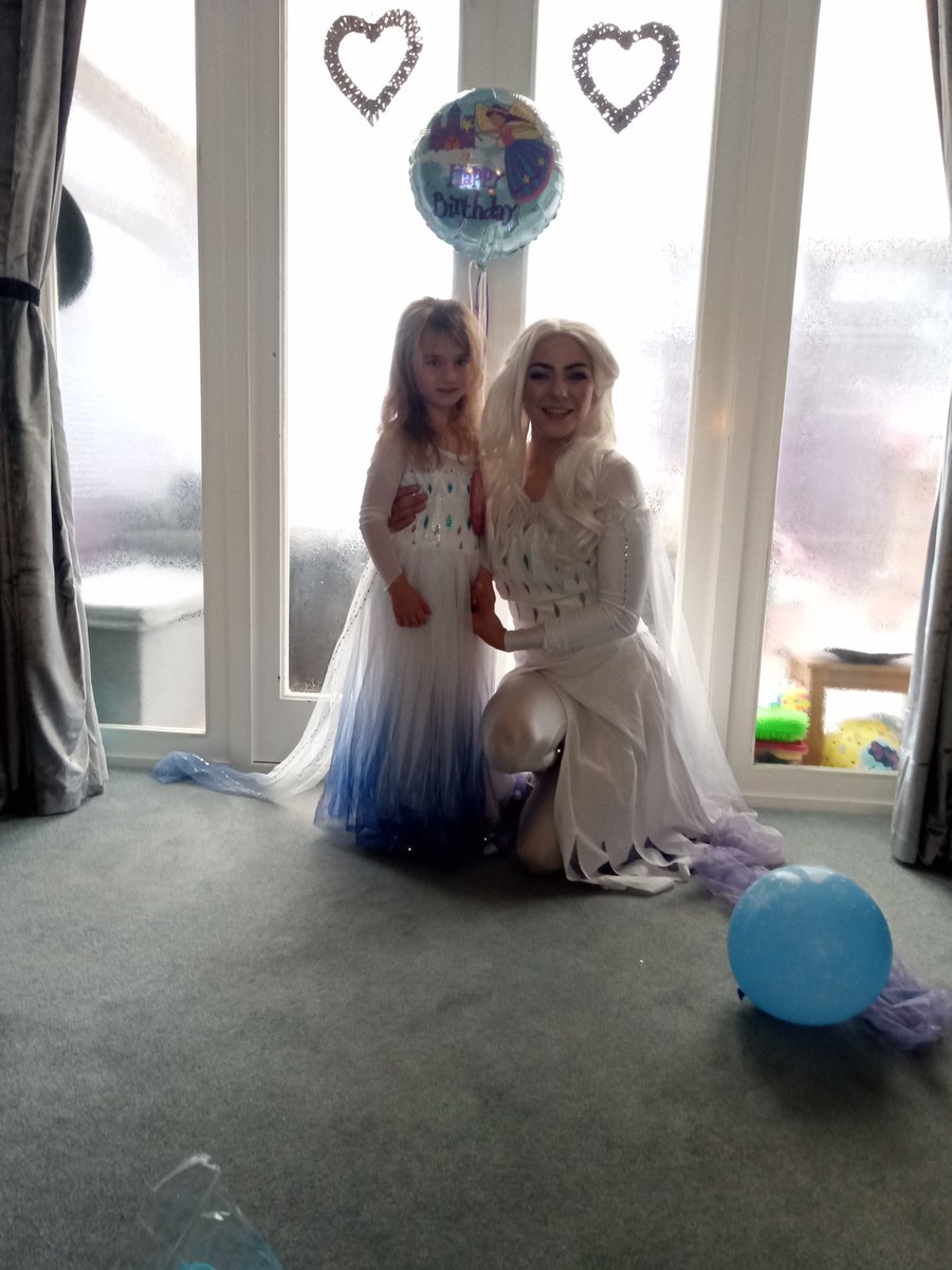 moore5379's tweet photo. @DosbarthOnnen @YsgolMaesglas Aoife has had a lovely birthday and even had a special visitor https://t.co/aBCzYsnNxE