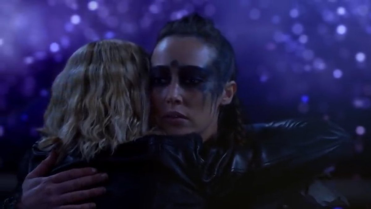 GabrielaMateea's tweet photo. IT'S LEXA DAY ⚔🦝
One year year ago Alycia @DebnamCarey came back as Lexa kom Trikru, our fav commander for the series finale "You thought I would leave you hanging? Never". Her fight isn't over.♾ 
#the100 #LexaKomTrikru #lexaspinoff #Lexaday https://t.co/Rw5IZLADIK