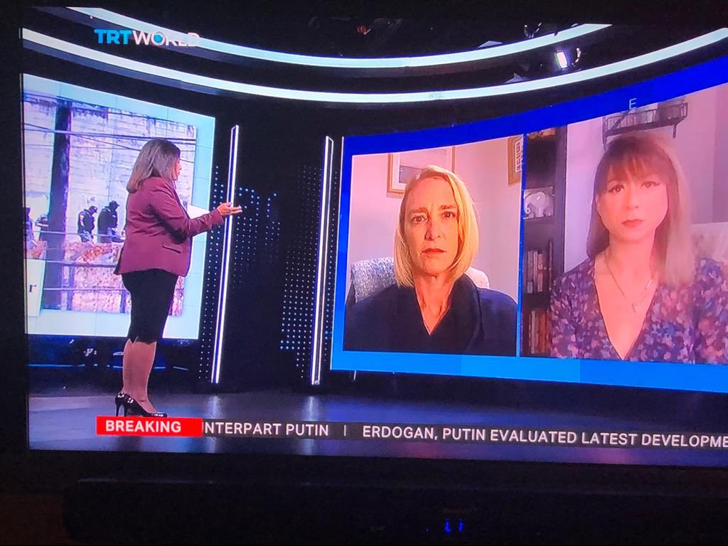claire_pearsall's tweet image. An absolute pleasure to be on the final #BehindTheHeadlines with @DCampoamor and @hackhound discussing #Ecuador #furloughscheme #SarahEverard #FreeBrittney hope to be back with you soon @trtworld ❤️