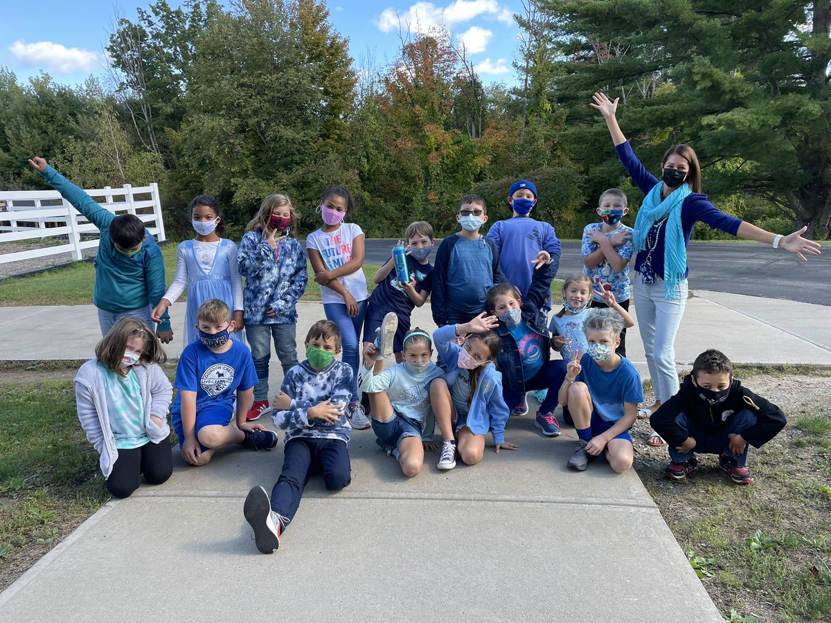 GC3rdGrade's tweet photo. 3rd grade is having a lot of fun with Spirit Week! @GordonCreekElem @BSCSD https://t.co/1KTJFN4Eit