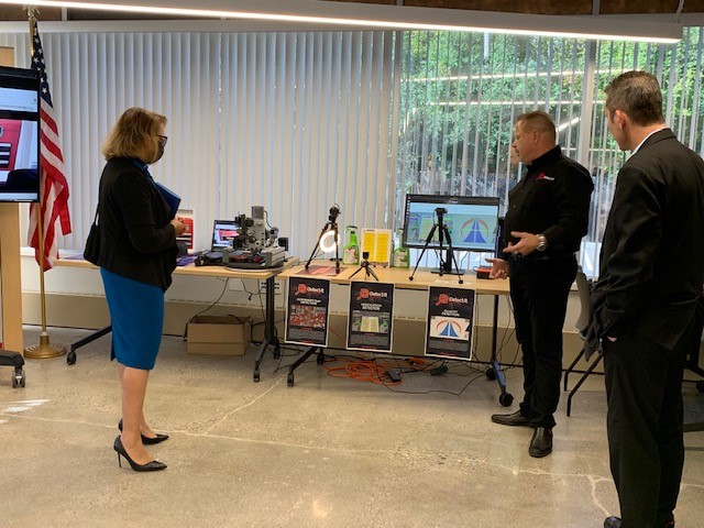 US_EDA's tweet image. 3/3 @AutomationAlley, with partners @CentrepolisXLR8 and @LeanRocketLab, will leverage a $1.3M #BuildToScale grant to expand its Michigan Industry 4.0 Accelerator to support startups developing technologies to digitize manufacturing and help manufacturers in adopting the tech