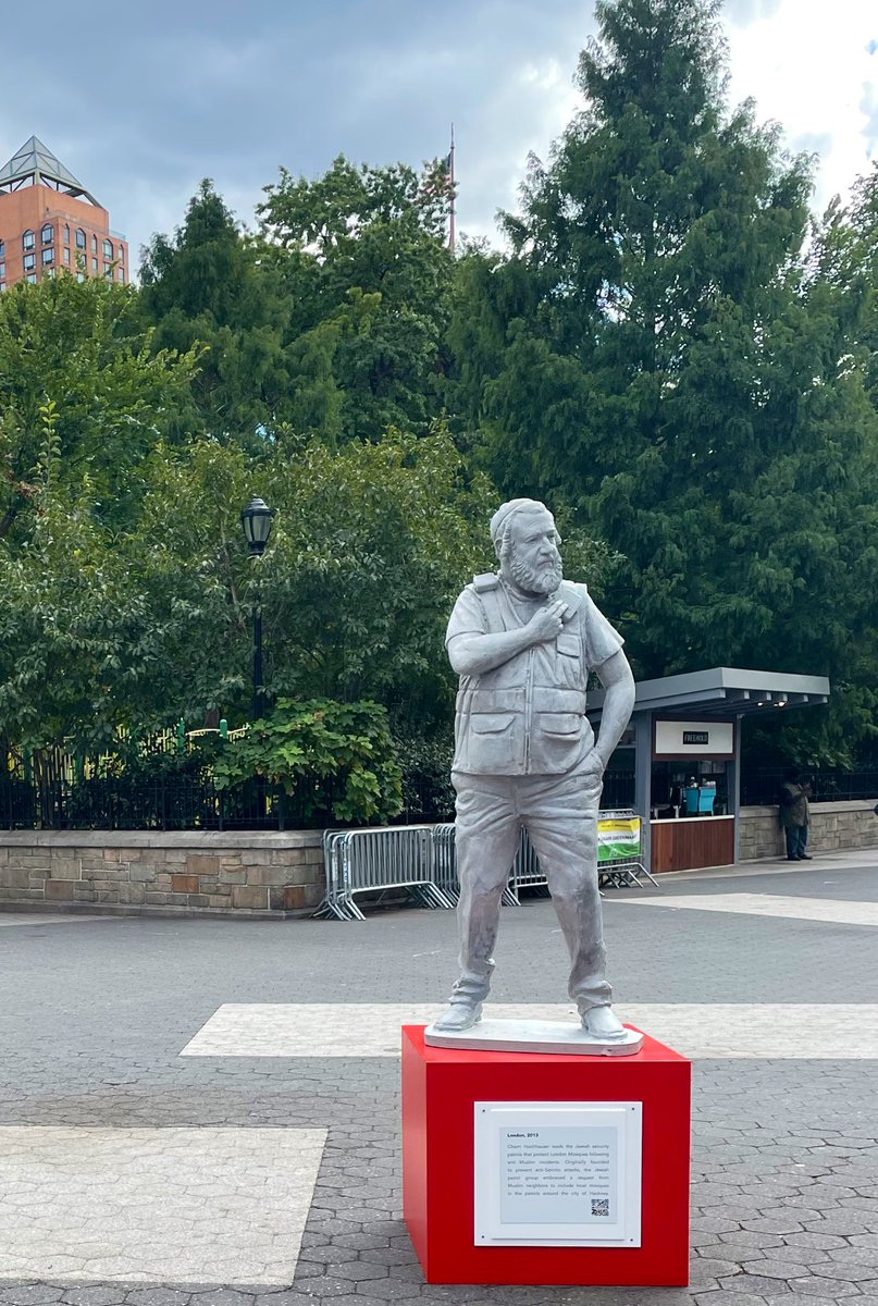 NolaBeth's tweet image. Stopped in my tracks to take in these popup monuments from @IAYProtector honoring everyday heroes.