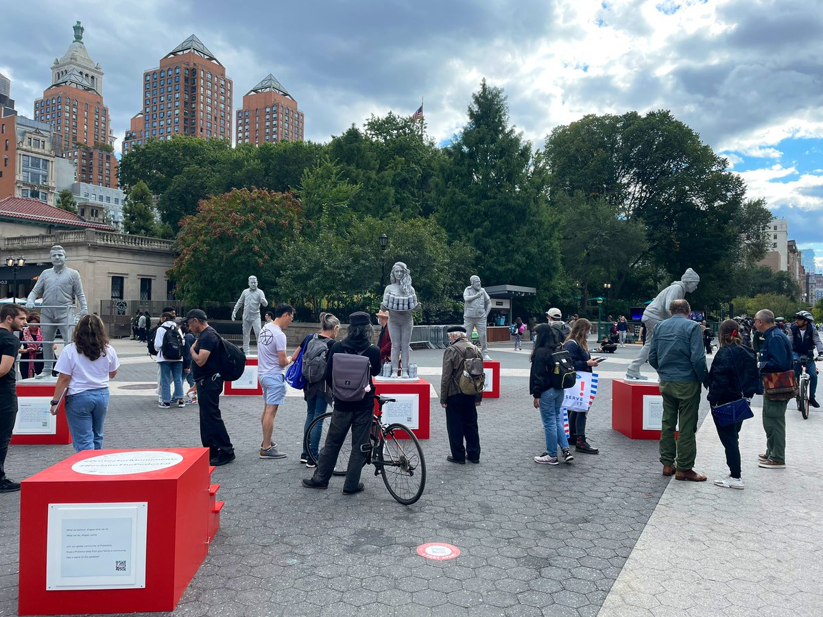 NolaBeth's tweet image. Stopped in my tracks to take in these popup monuments from @IAYProtector honoring everyday heroes.
