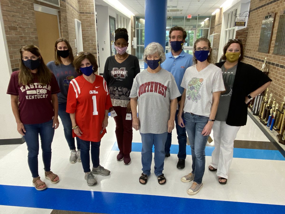 TupeloHigh's tweet image. It’s College Fair time! Join us from 5-7 in the new gym! #GoWave #TPSD