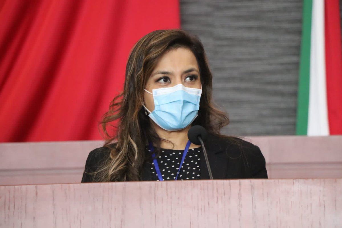 MorelosCongreso's tweet photo. #AlMomento | 🏛🔔 Diputada @erikaconectate presenta iniciativa para denominar el reconocimiento al "Mérito Médico" del Estado de Morelos, con el nombre del Doctor Fabián Toledo Aguilar, en honor al primer médico que falleció víctima #COVID19 en el Estado. https://t.co/4gCYw4VNgn