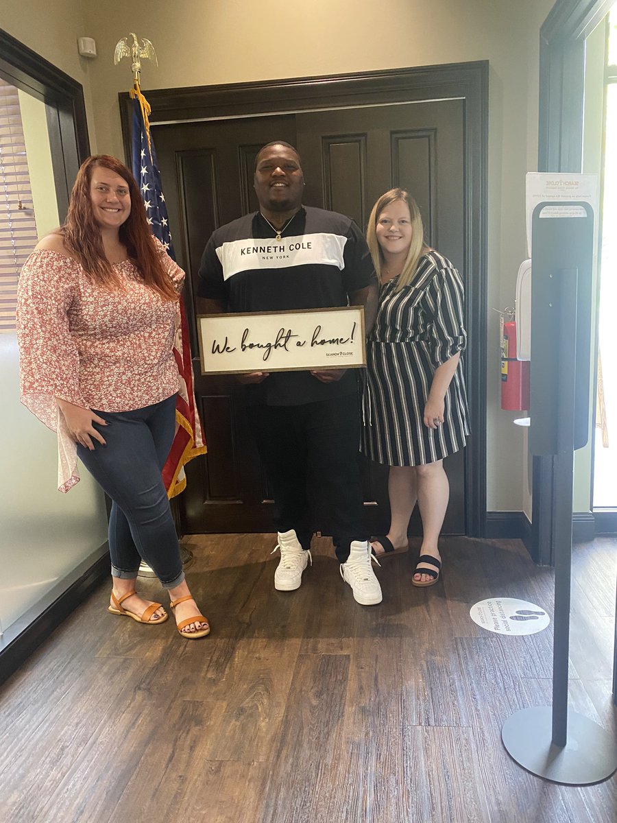 brittconn_uk88's tweet photo. Today was really special. My clients beat so many odds and I couldn’t be happier for them 🥺❤️congratulations to this beautiful family for purchasing their first home. WE DID IT GUYS! 🏡 (P.s. please read her post.. their story is amazing) https://t.co/7q4vyMsad3