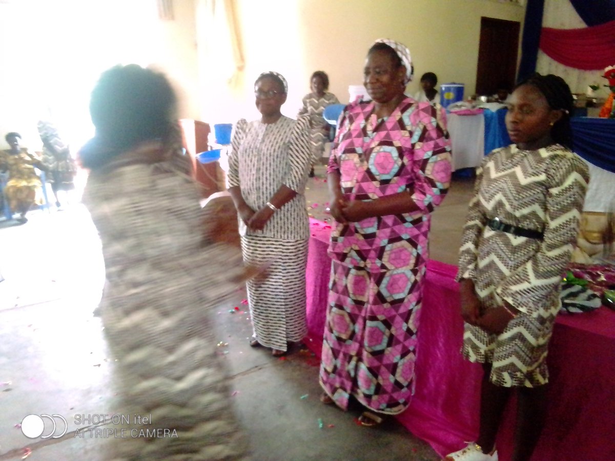 MatandaBoniface's tweet photo. Félicitations à la sœur Geneviève bupangu wa cimbalanga pour ce 25 ans de la vie religieuse dans la congrégation de sœur theresienne de l'enfant Jésus du diocèse de mbujimayi Kasaï orientale https://t.co/Ud8vLiIAUZ