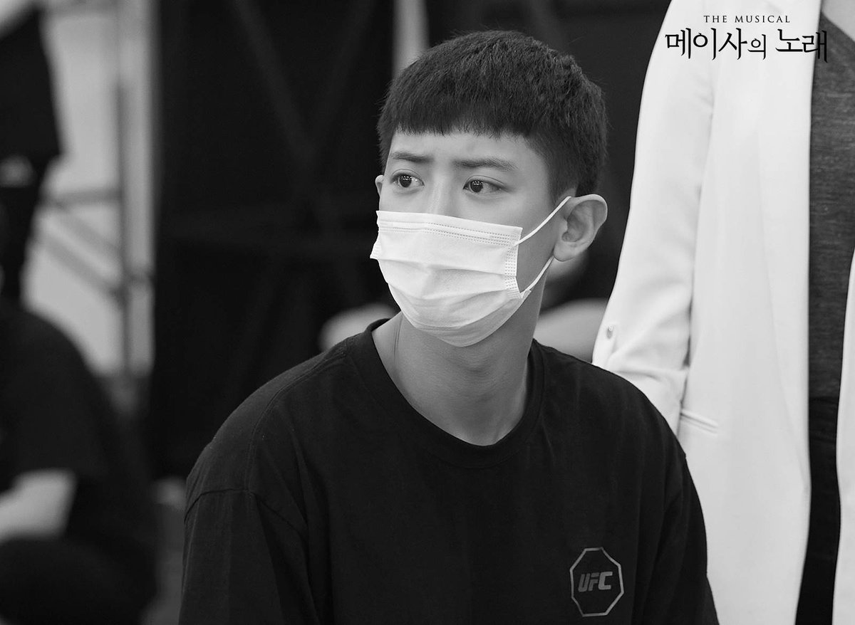 clipservice's tweet image. NEW MUSICAL #메이사의노래

오늘(10/1) 오후3시
언택트 공연 티켓오픈 기념
▶연습실 스틸 선공개

라만役 #박찬열 육군 일병

#창작뮤지컬_메이사의노래
#10월_언택트공연_초연