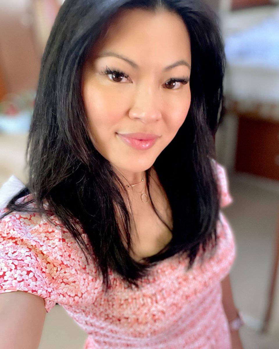 drcarolinechang's tweet photo. Number one question I get asked is - what do I do to keep my skin healthy? Here it is

Skin care regimen daily and nightly

In office treatments:
#Botox/ #Dysport every 3 months
#Fillers - as needed
Neo by #Aerolase - every 2-3 months as needed https://t.co/b5duO0BcdX